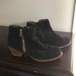 GUC Aldo suede booties Size 9